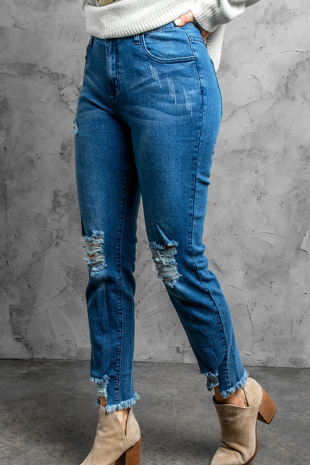 Aarya Distressed Cropped Jeans