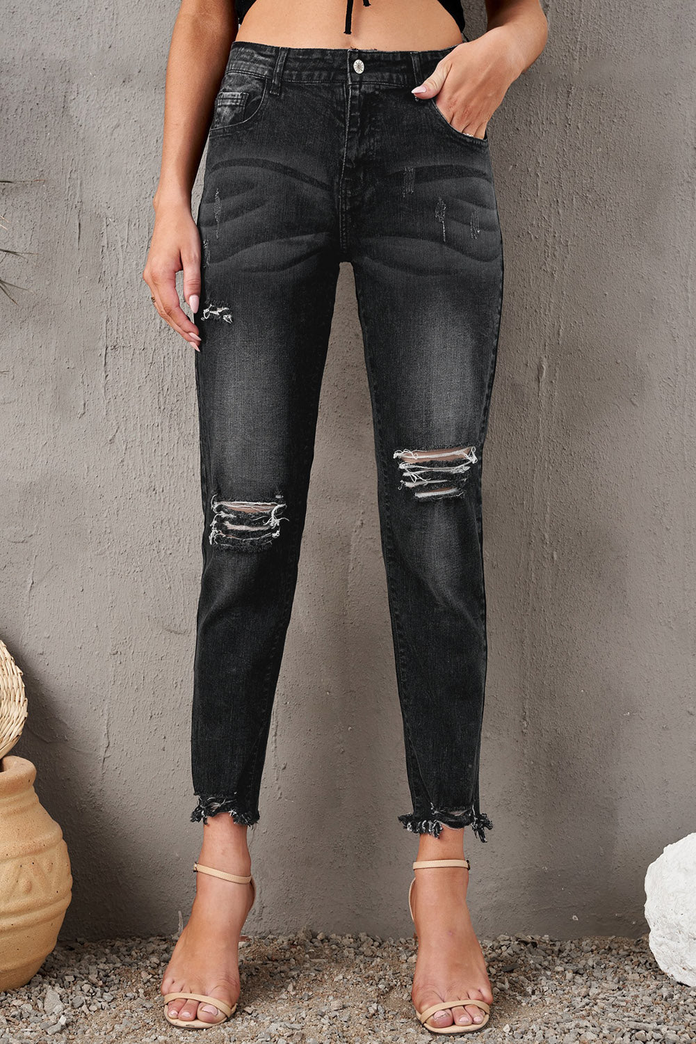 Aarya Distressed Cropped Jeans